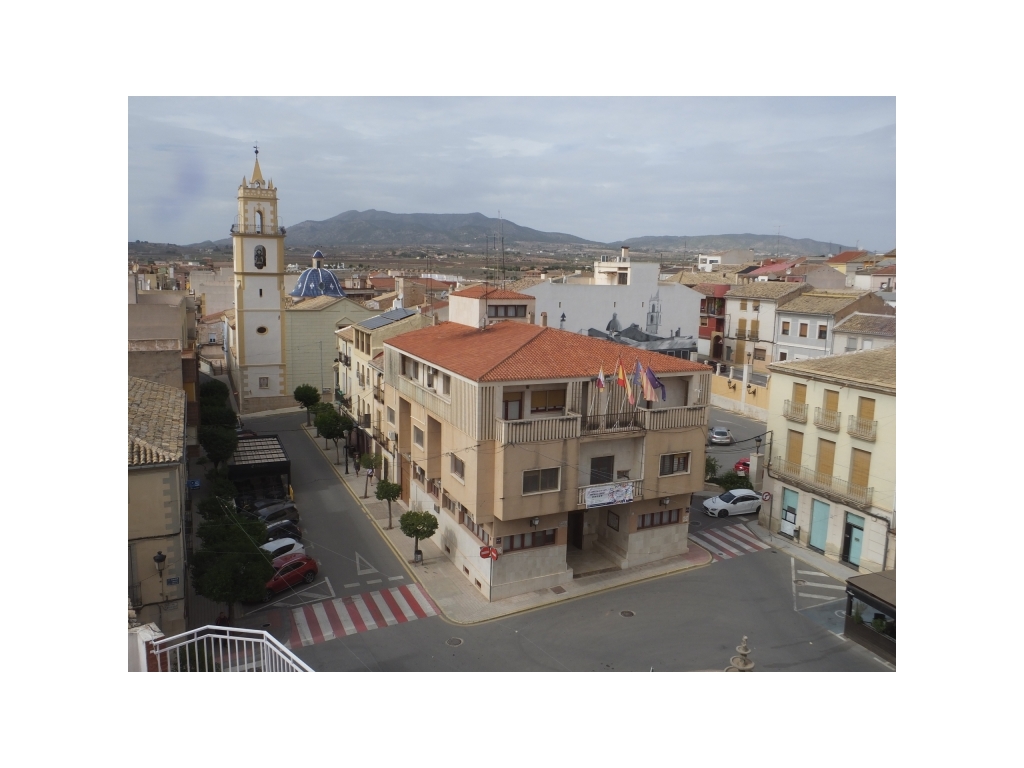 3 Bed @ Bath flat with parking space in the heart of Pinoso