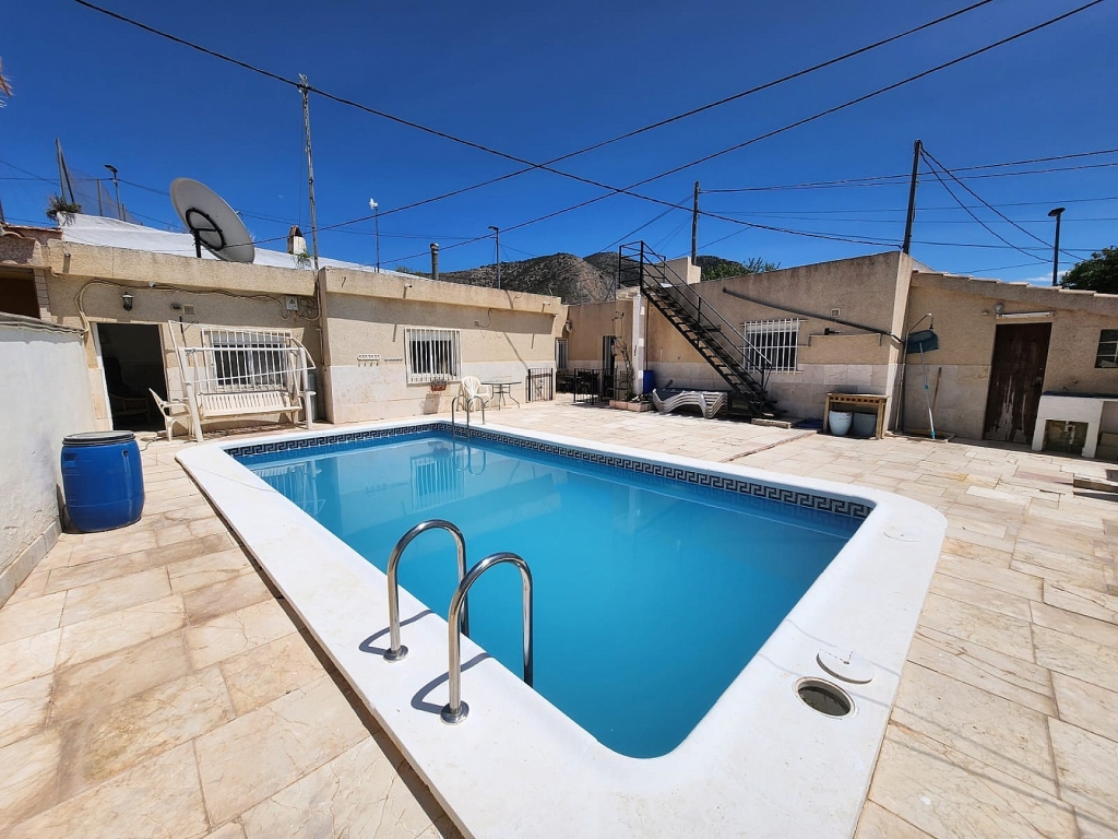 6 Bedroom 3 Bathroom Cave House in Alguena