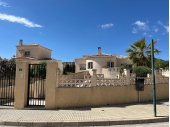 12-7892/5510, 3 Bedroom 2 Bathroom Villa in Castalla