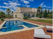 12-7713/5547, 5 Bedroom 3 Bathroom Villa in Novelda