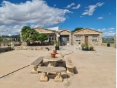 12-6637/5640, 5 Bedroom 2 Bathroom Country house in Yecla