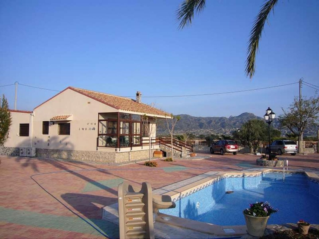 3 Bedroom 2 Bathroom Villa in Abanilla