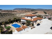 12-7260/5736, 5 Bedroom 4 Bathroom Villa in Pinoso