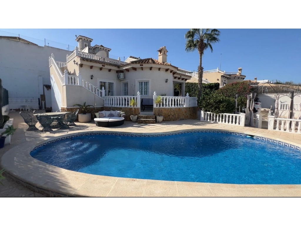 3 Bedroom 3 Bathroom 4. House - Detached Villa in Bigastro