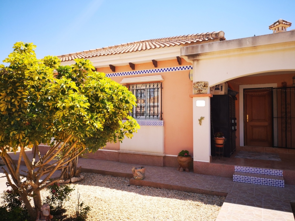 3 Bedroom 2 Bathroom Detached Villa in Los Montesinos