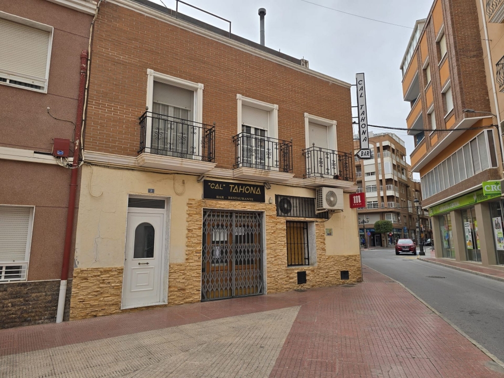 3 Bedroom 3 Bathroom Apartment in Sax