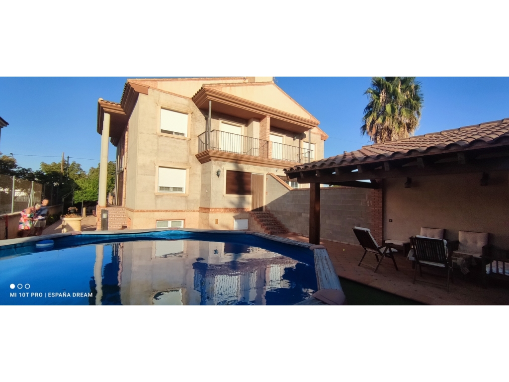 4 Bedroom 2 Bathroom Semi Detached Villa in Caudete