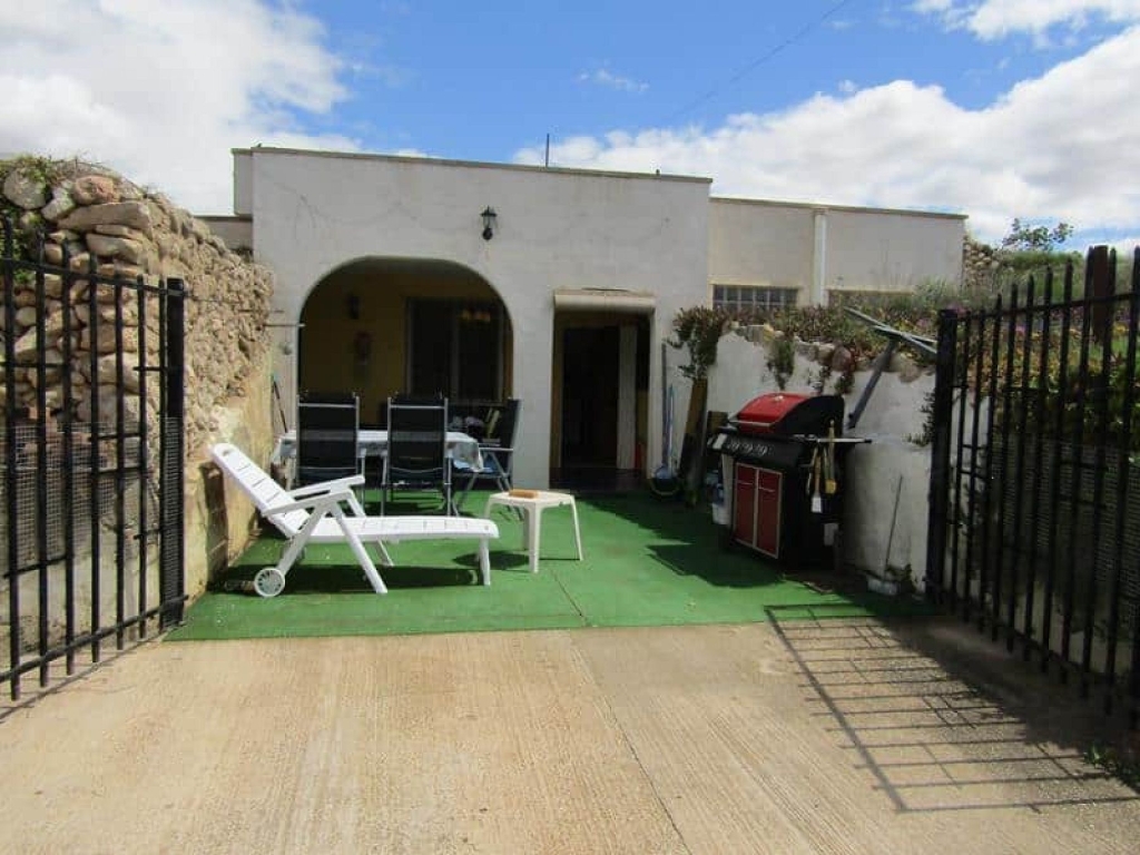 3 Bedroom 1 Bathroom Cave house in La Romana