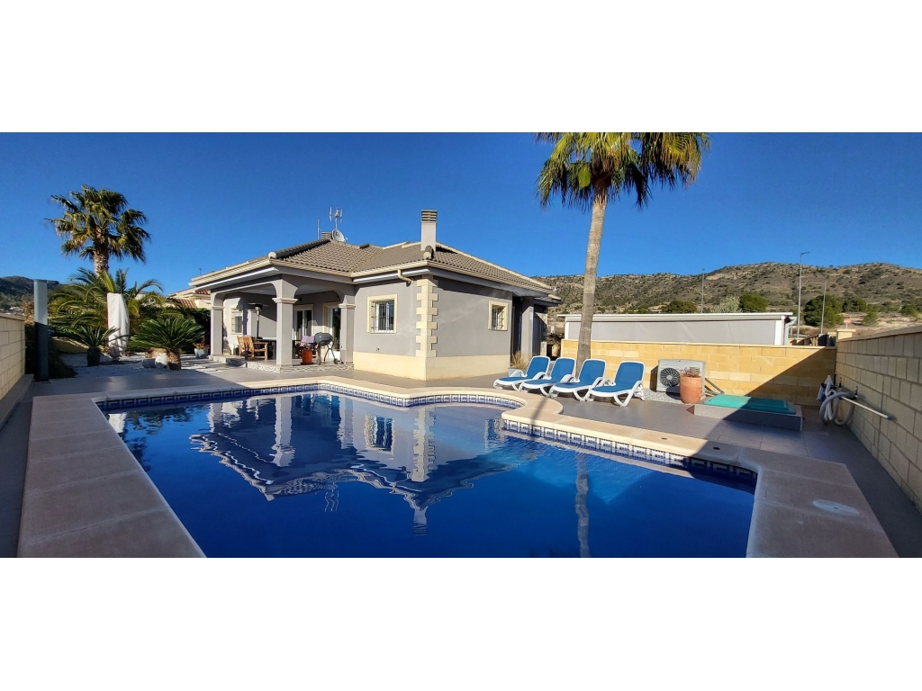 4 Bedroom 2 Bathroom Detached Villa in La Romana