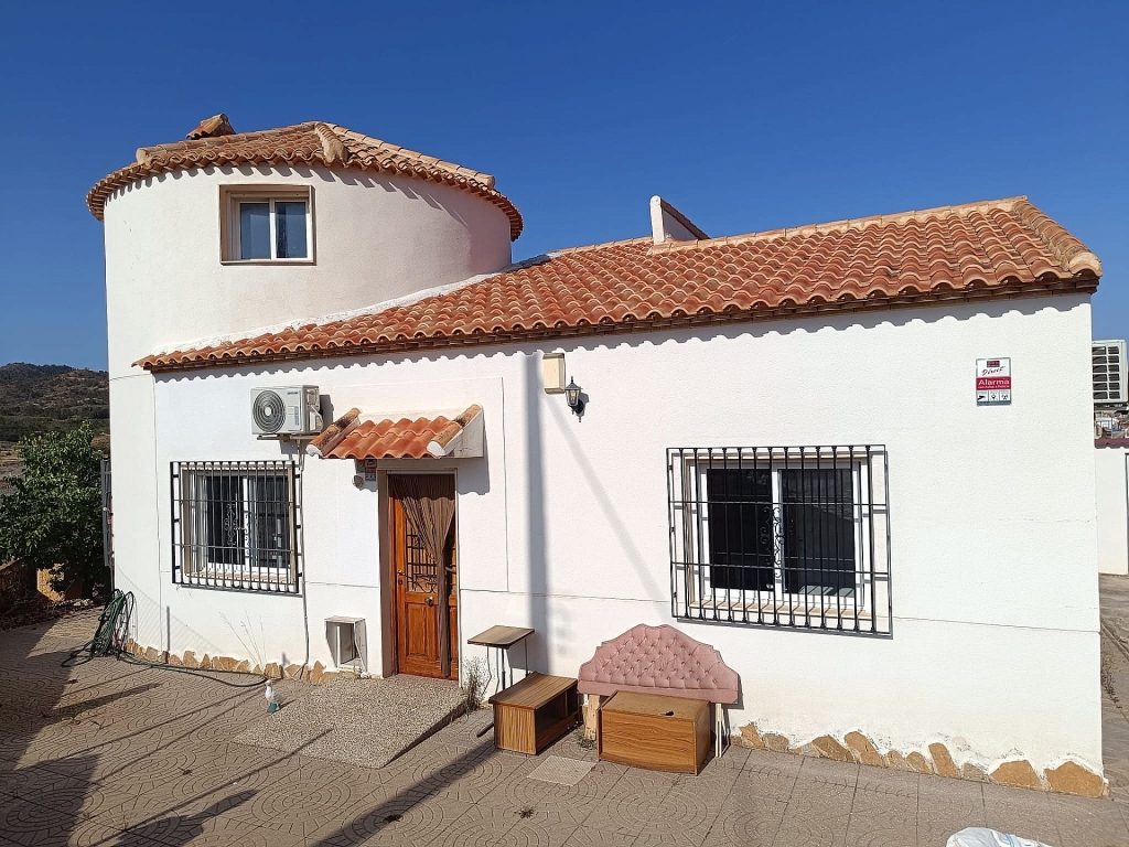 3 Bedroom 2 Bathroom Villa in Yecla