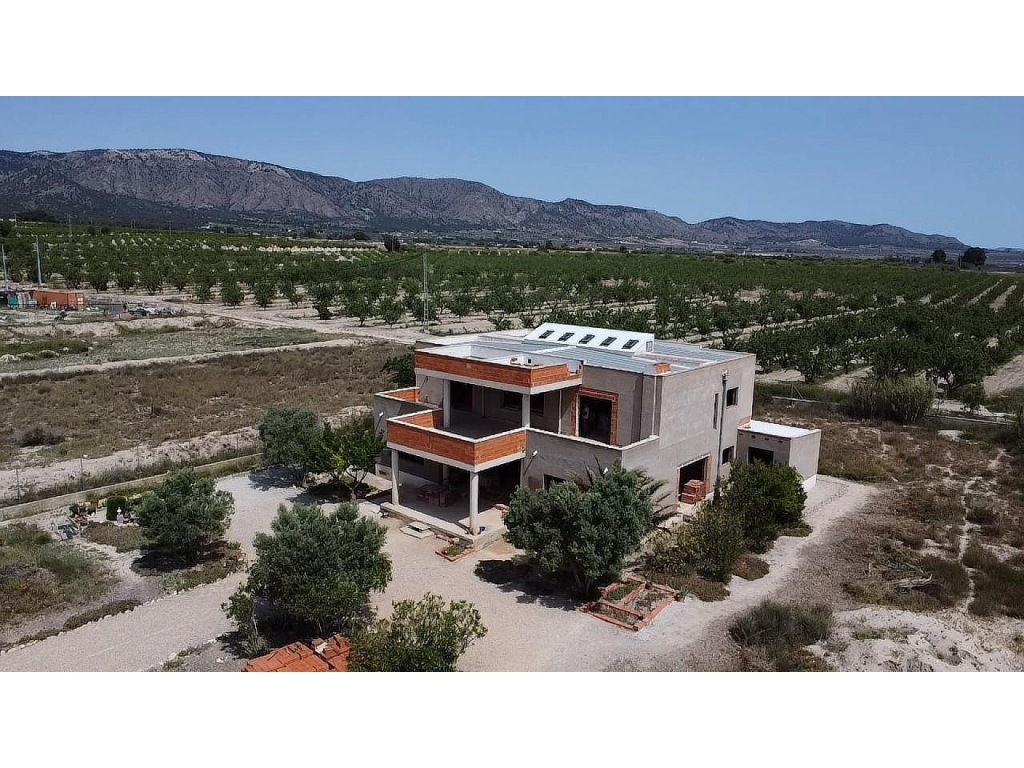 7 Bedroom 4 Bathroom Villa in Salinas