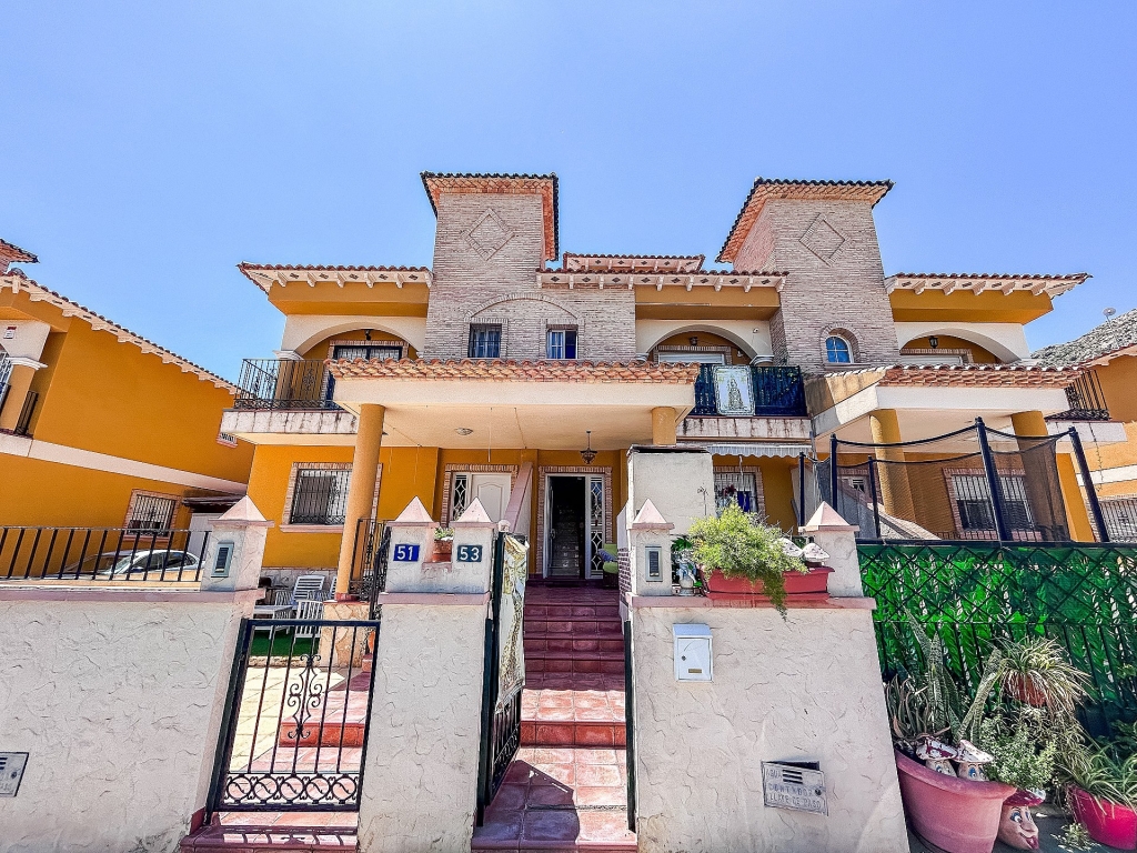 4 Bedroom 3 Bathroom Semi-detached in Cox