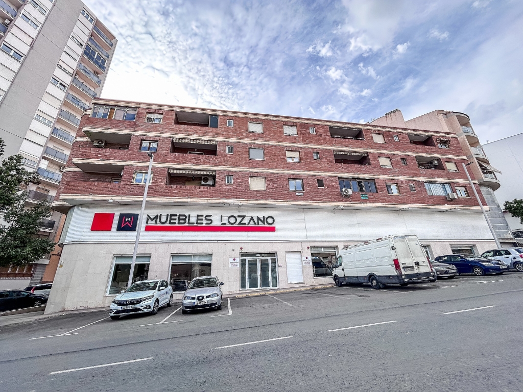 4 Bedroom 2 Bathroom Apartment in Elda