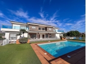 12-8383/6115, 8 Bedroom 7 Bathroom Villa in Crevillente