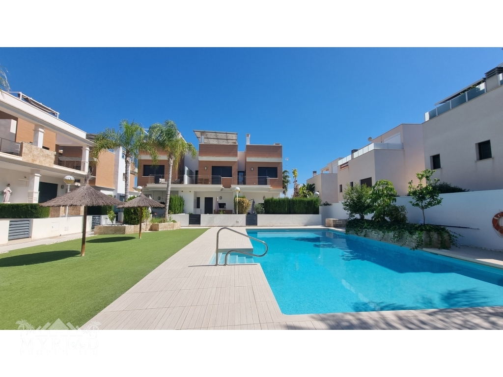 3 Bedroom 2 Bathroom Town House in Ciudad Quesada