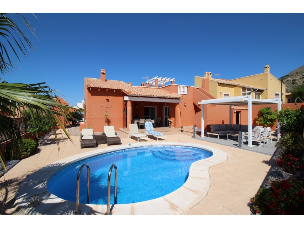 3 Bedroom 3 Bathroom Villa in Fortuna