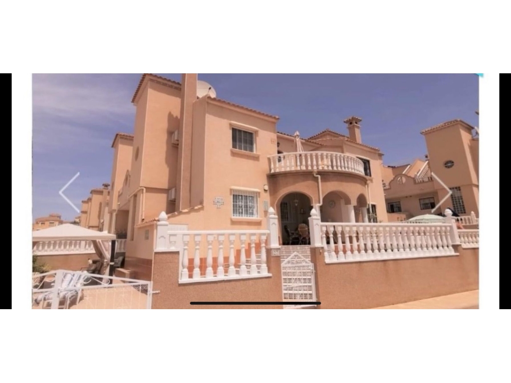 3 Bedroom 2 Bathroom Town House in Orihuela Costa