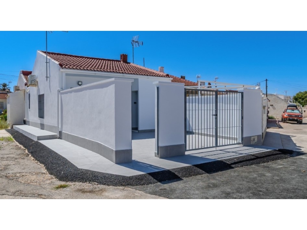 2 Bedroom 1 Bathroom Bungalow in Torrevieja