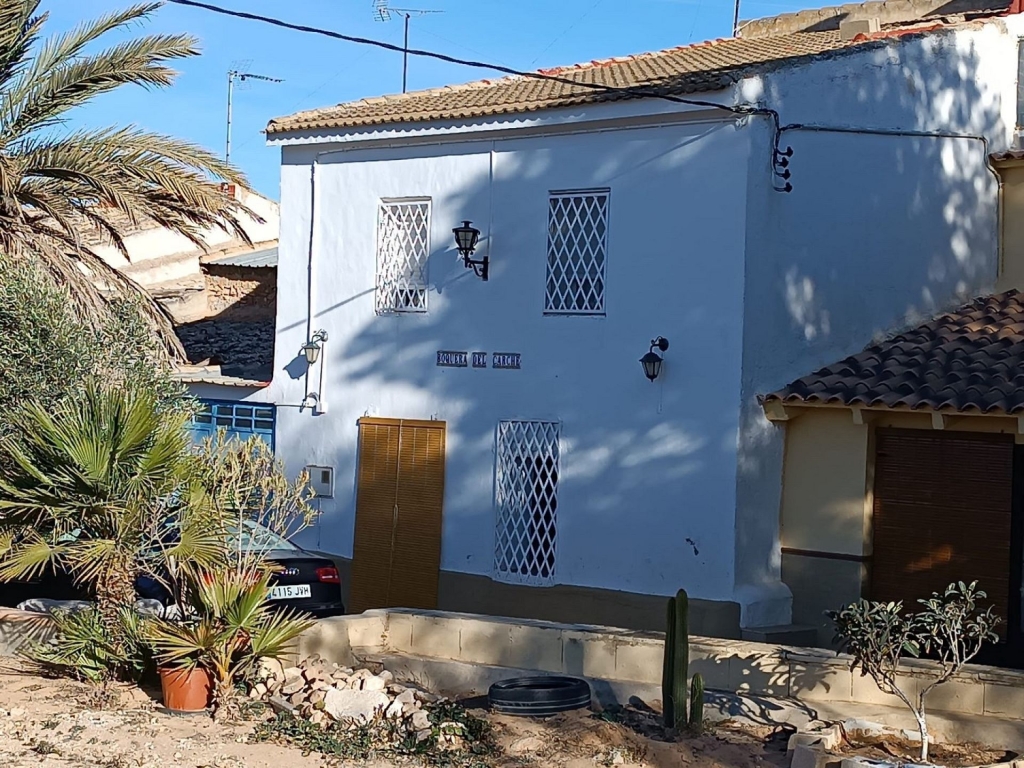 6 Bedroom 1 Bathroom Country house in Yecla