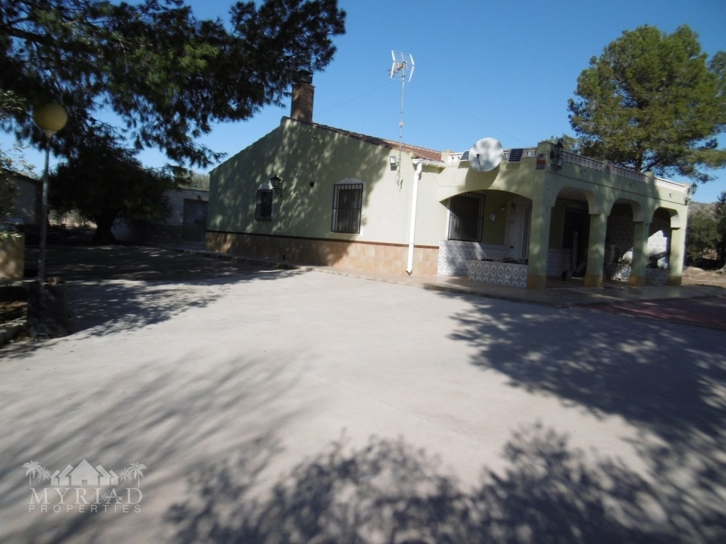 3 Bedroom 1 Bathroom Detached Villa in Yecla
