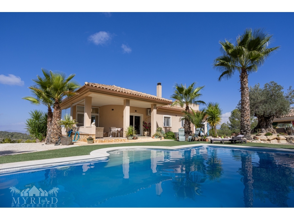 3 Bedroom 2 Bathroom Independent villa in La Zarza