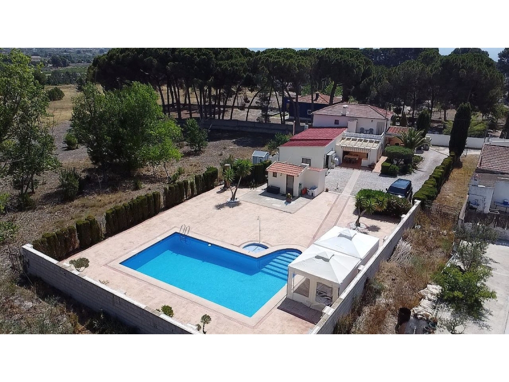 5 Bedroom 3 Bathroom Country house in Castalla