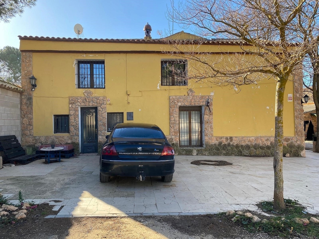 7 Bedroom 1 Bathroom Village house in Yecla
