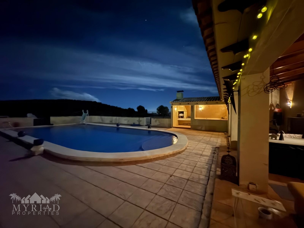 9892d384-8cb3-4d38-ac47-80f99dcfa9e1