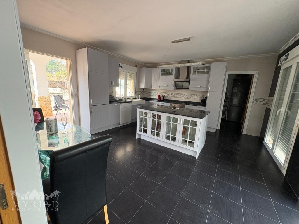 d51a5084-9dbd-4b99-b737-d3d9f5666716