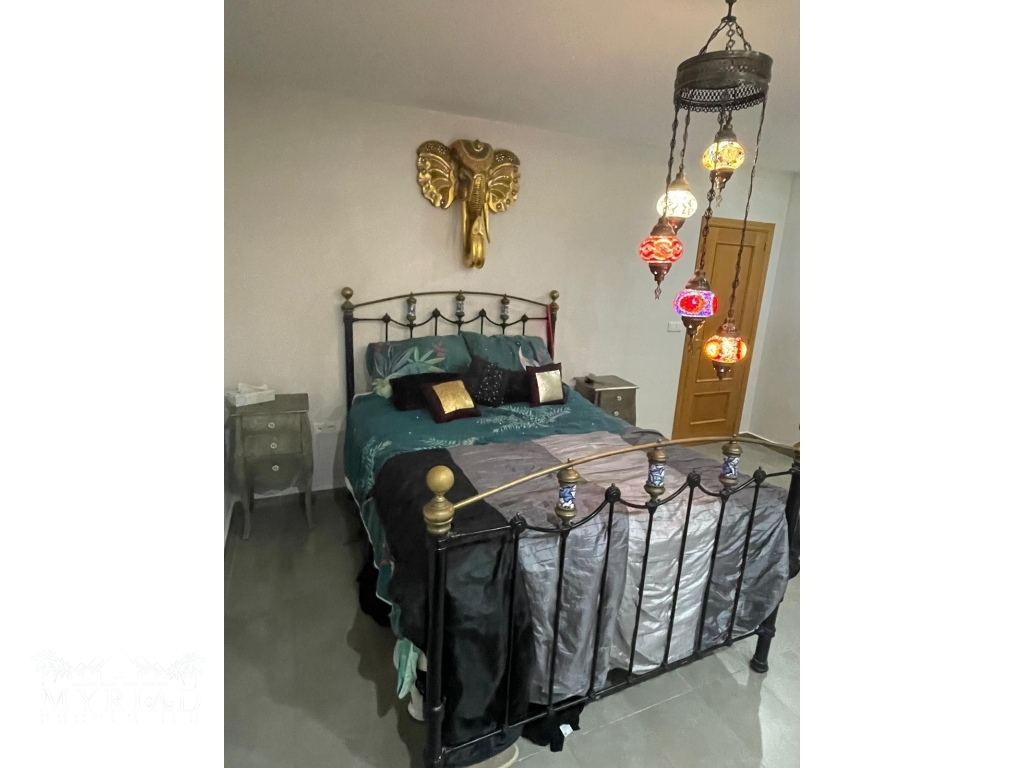 ef5899de-eecf-4dff-82f5-0ae16f183be6