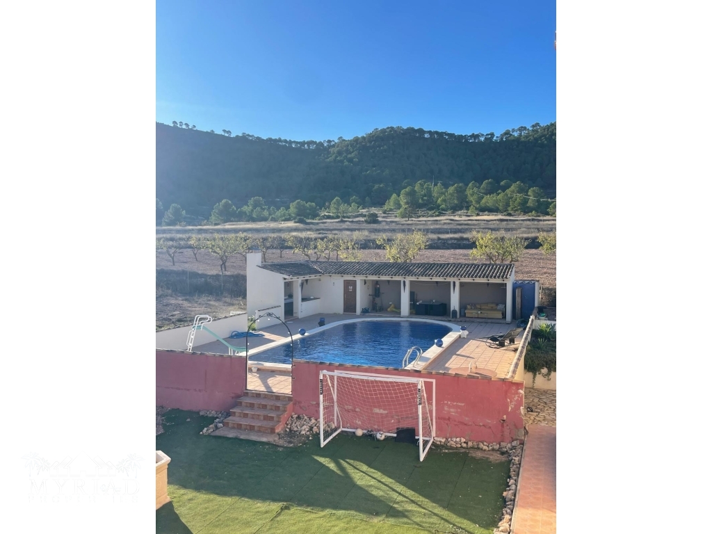 fd70b18b-30b4-40e2-bad1-9dd34d39ff5a