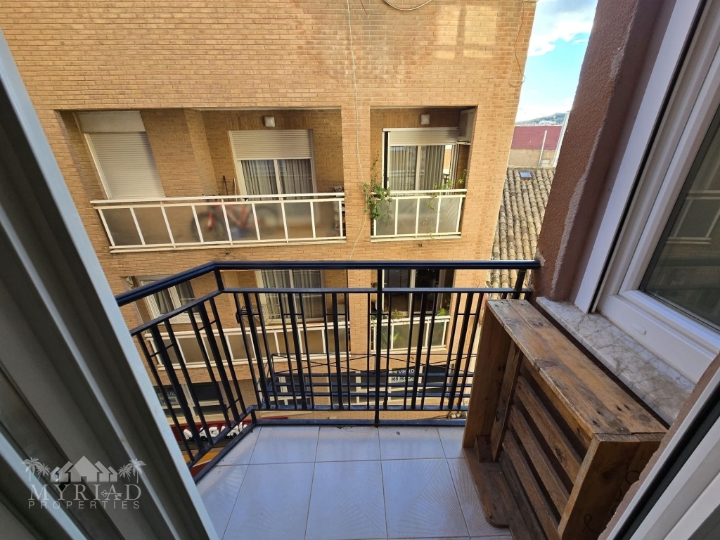3 Bedroom 1 Bathroom Apartment in Sax