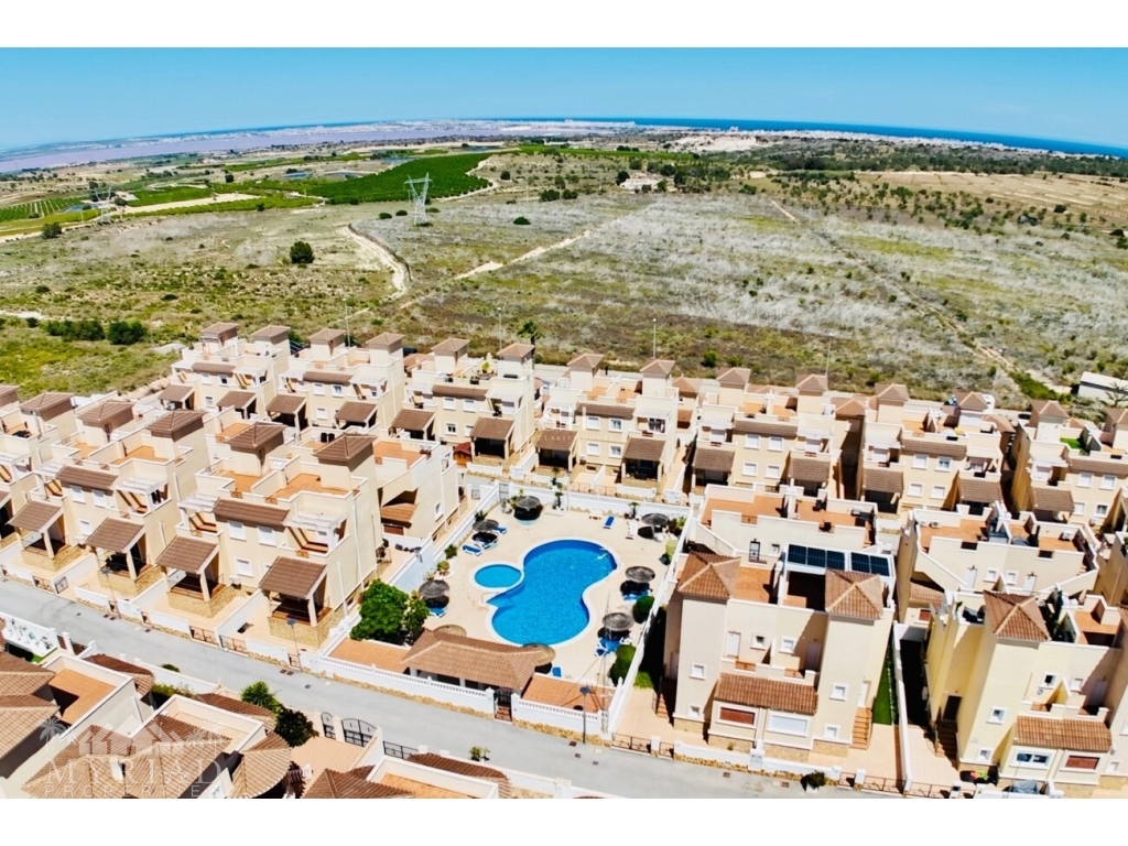3 Bedroom 2 Bathroom Town House in San Miguel de Salinas