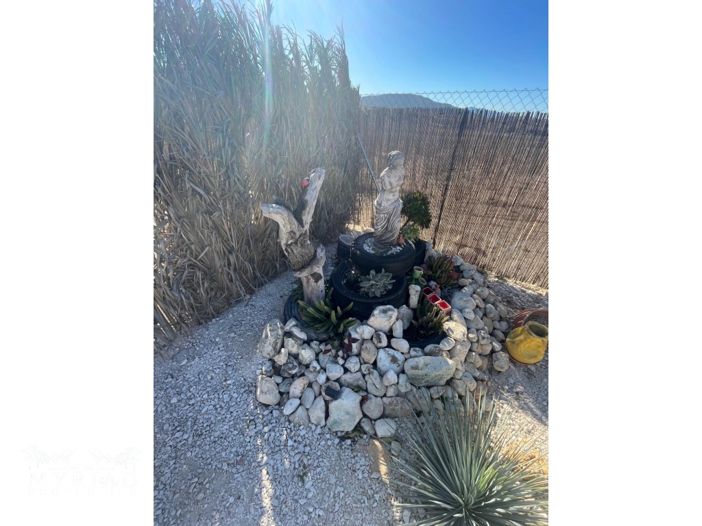 1f502de9-3ef7-4a47-8a9b-a36297bfdb4f