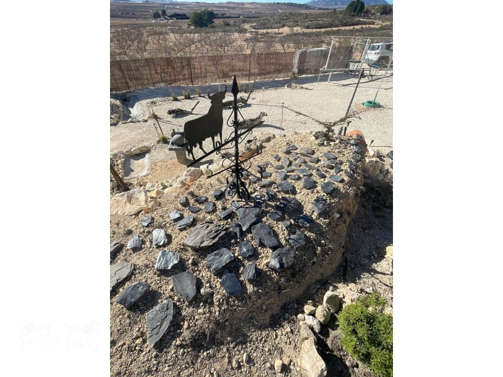 41bcf974-195c-45cb-82a7-279dfecd3189