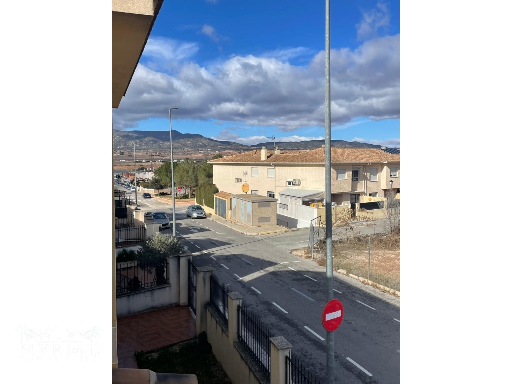 8f498569-06a0-47bb-8df6-4dcd9f745d69