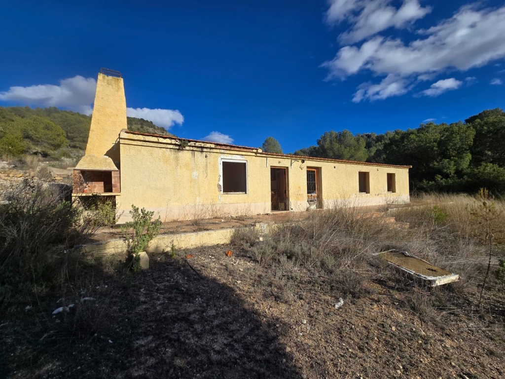 3 Bedroom 2 Bathroom Detached Villa in Petrer