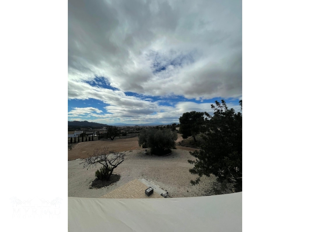 aa7ebbac-e050-40da-9129-3391a863f347