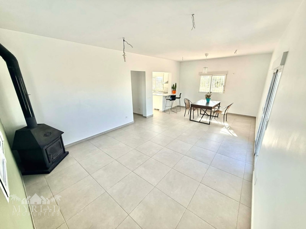 af3e7f80-beca-46e4-ac31-a8145d5cfddc