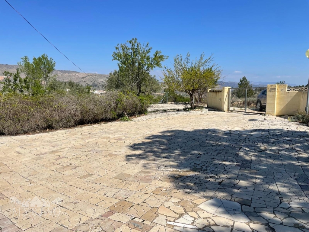 b5c93c92-0019-4fd2-9d15-767de881fbc4