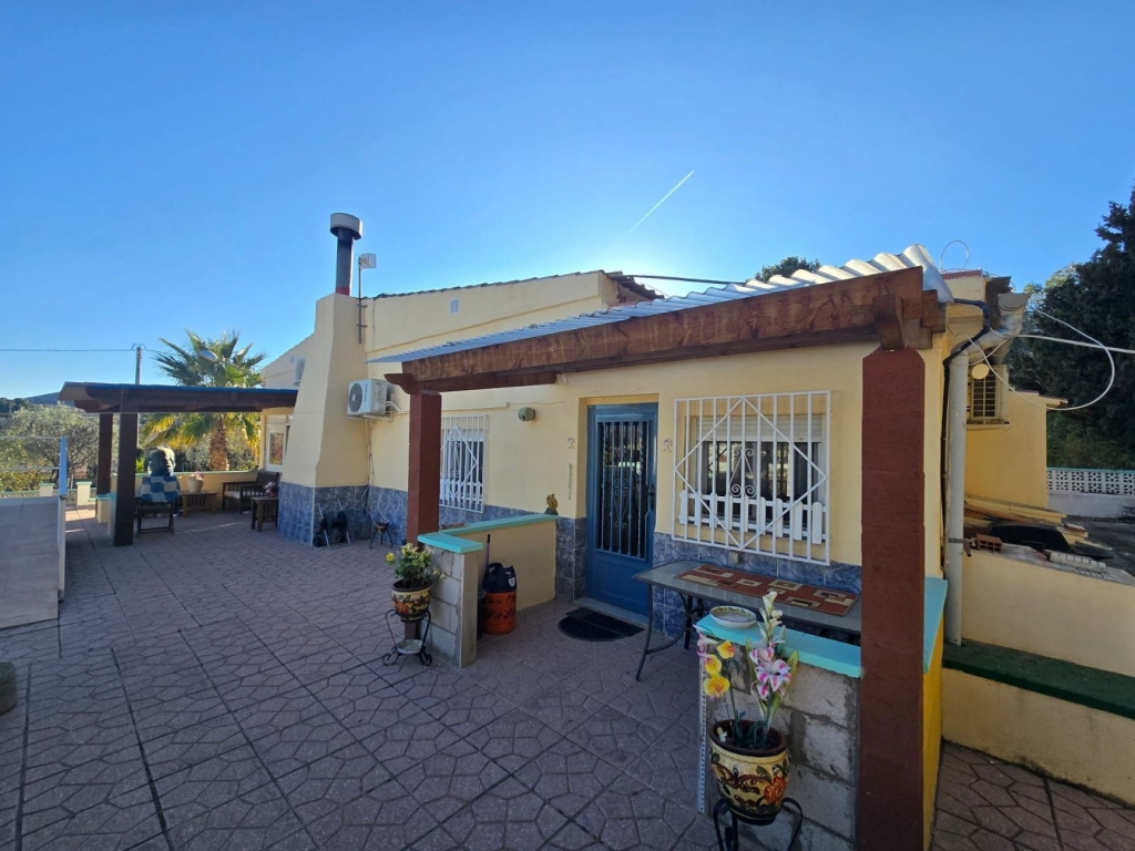 3 Bedroom 2 Bathroom Detached Villa in Sax