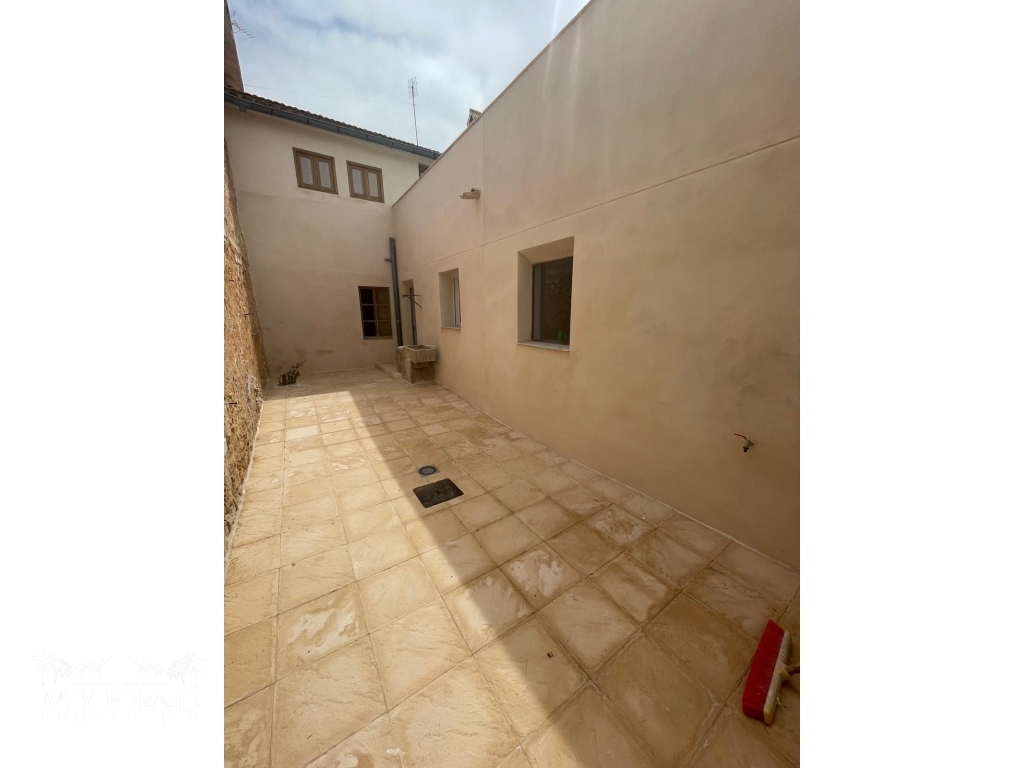 c6efd3c3-1f8d-4c48-8490-fae62f4b5a6e