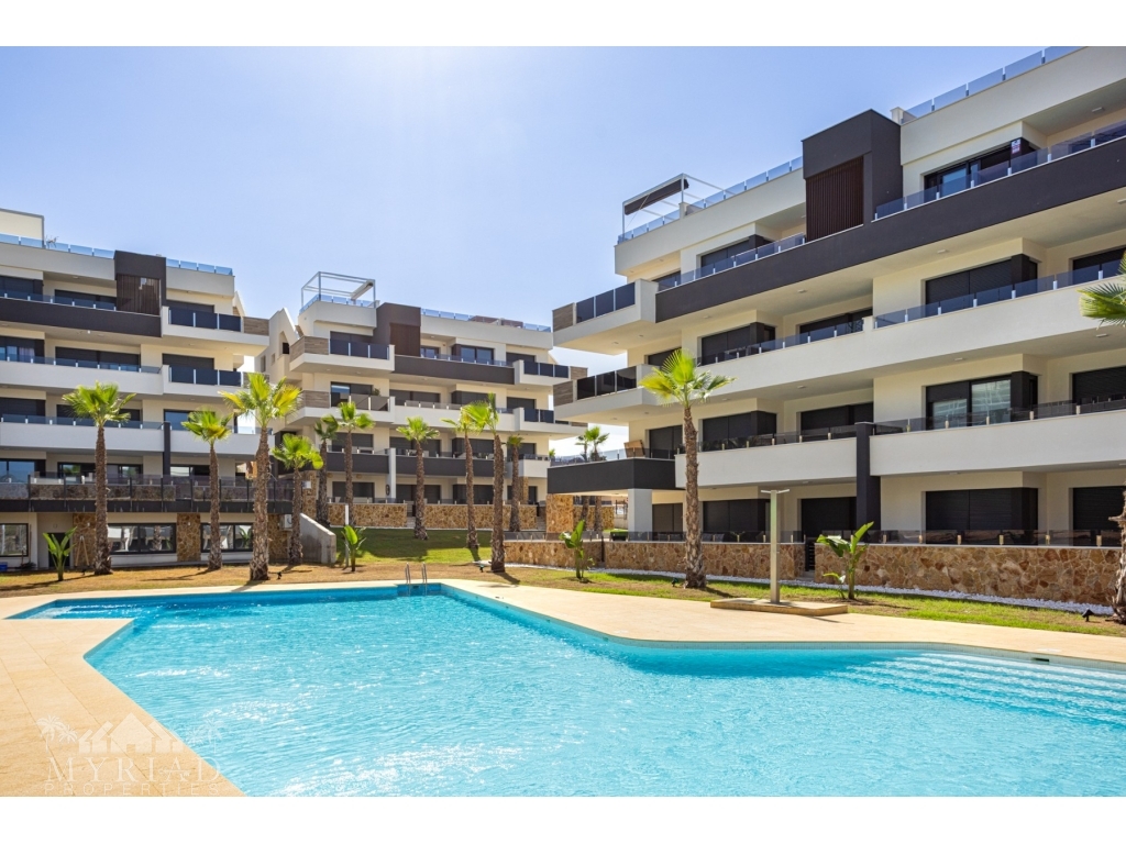 2 Bedroom 2 Bathroom Apartment / Flat in Orihuela Costa